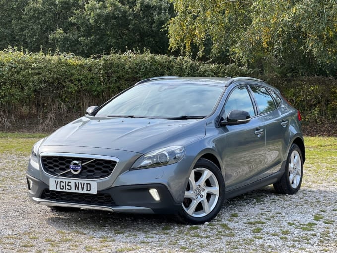 2024 Volvo V40