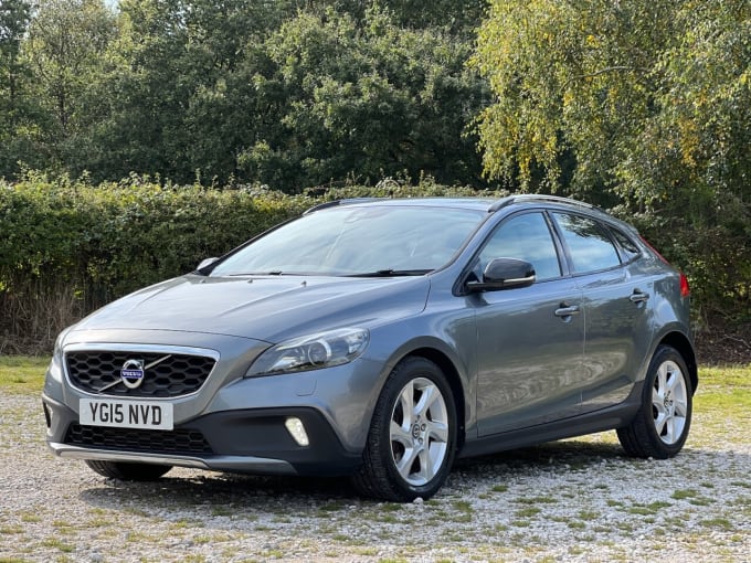 2024 Volvo V40