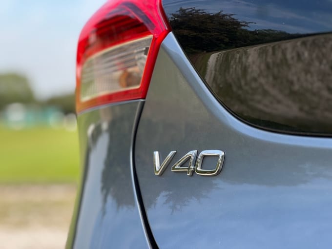 2024 Volvo V40