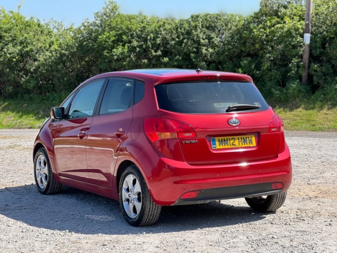 2025 Kia Venga
