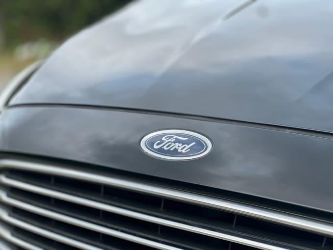 2025 Ford C-max