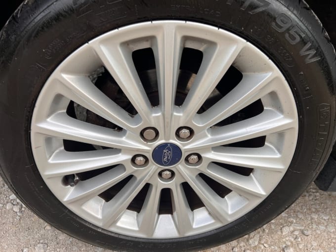 2025 Ford C-max