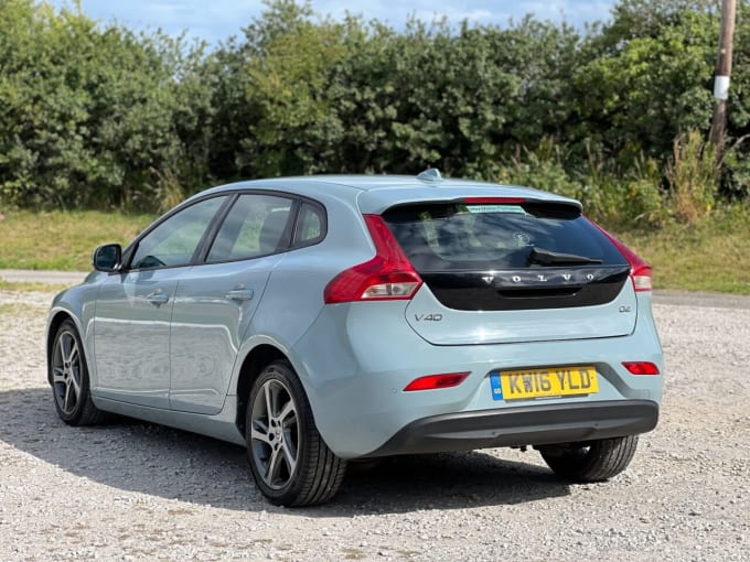 2025 Volvo V40