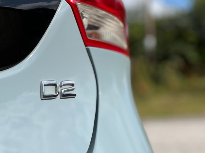 2025 Volvo V40
