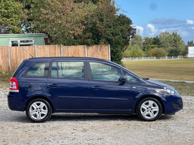 2025 Vauxhall Zafira