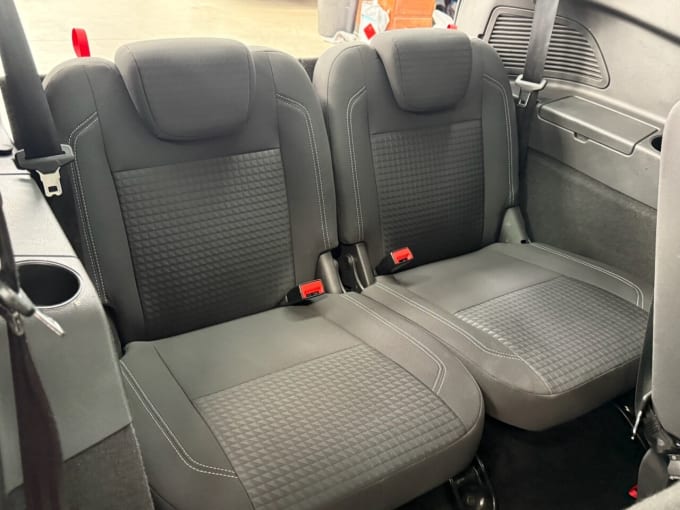 2025 Ford Grand C-max