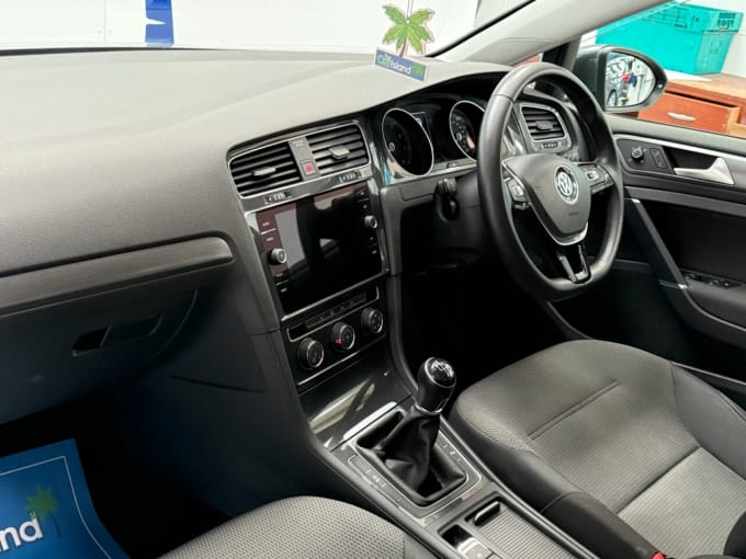2025 Volkswagen Golf