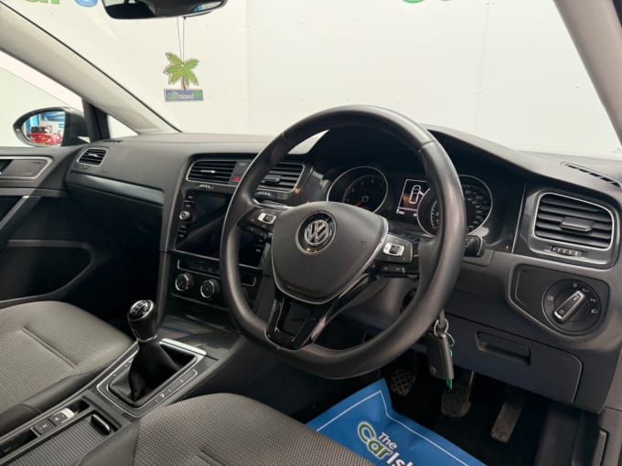 2025 Volkswagen Golf