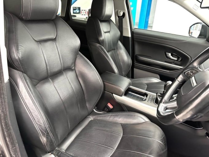 2025 Land Rover Range Rover Evoque