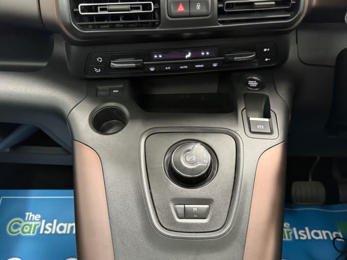 2025 Peugeot Rifter