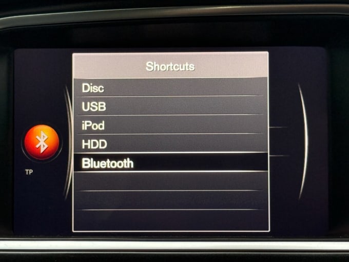 2025 Volvo V40