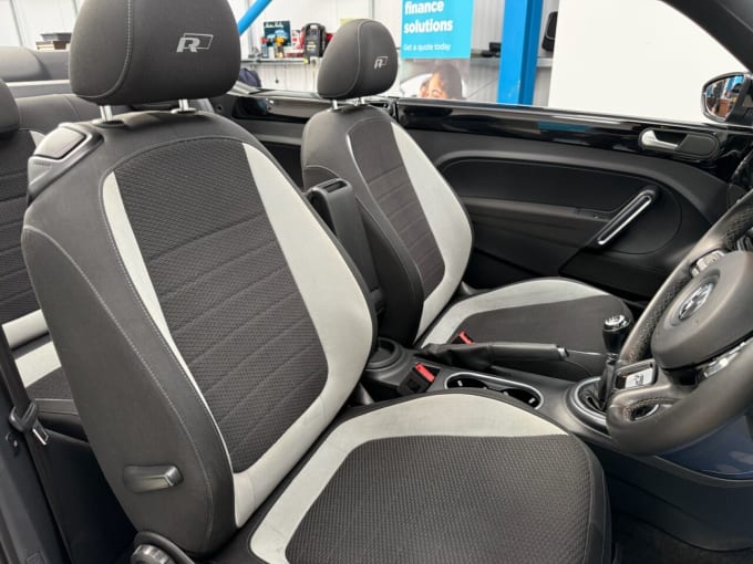 2025 Volkswagen Beetle
