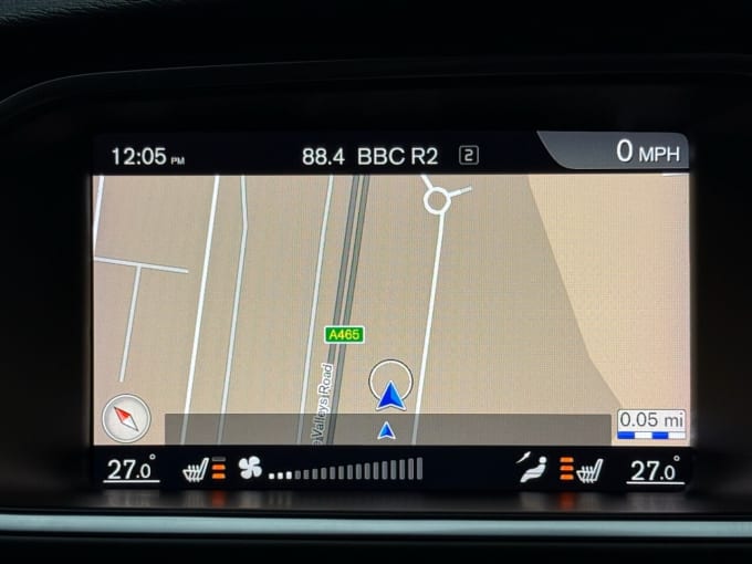 2025 Volvo V40 Cross Country