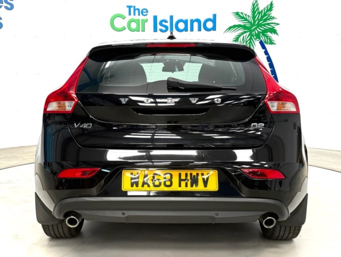 2025 Volvo V40