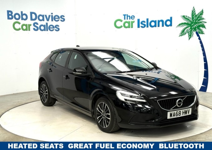 2025 Volvo V40