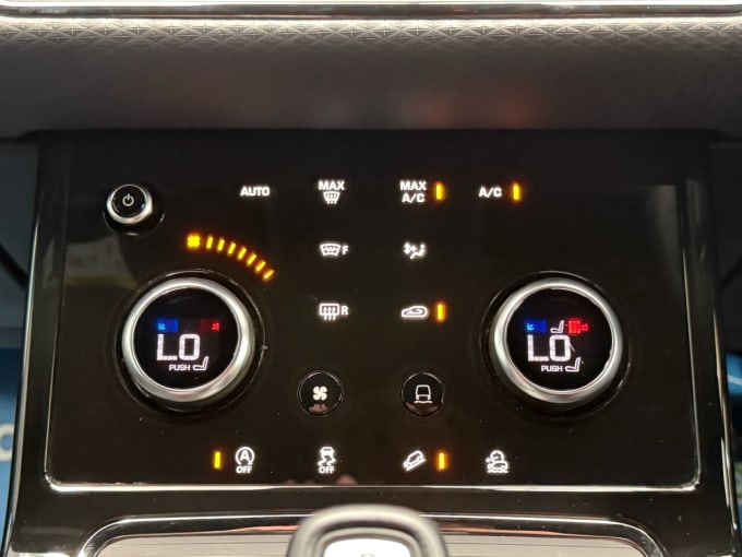 2025 Land Rover Range Rover Evoque