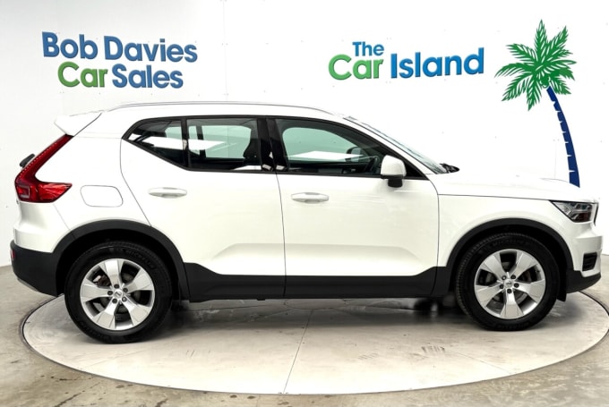 2025 Volvo Xc40