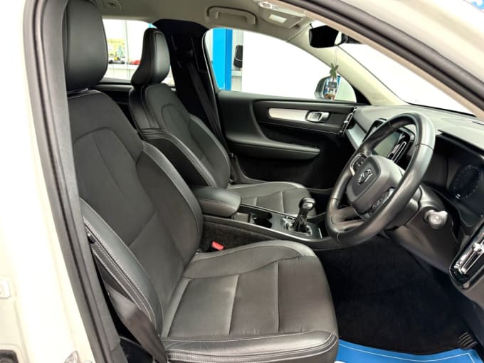 2025 Volvo Xc40