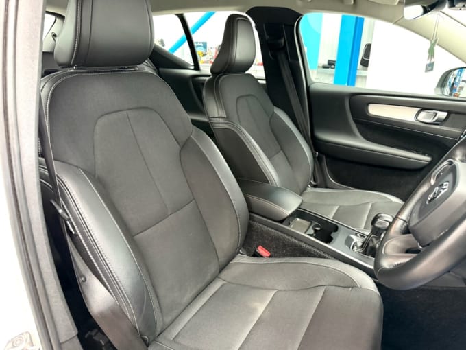 2025 Volvo Xc40