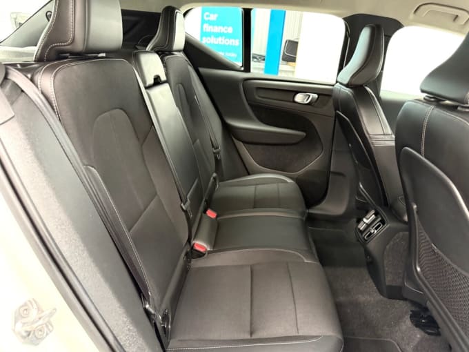 2025 Volvo Xc40