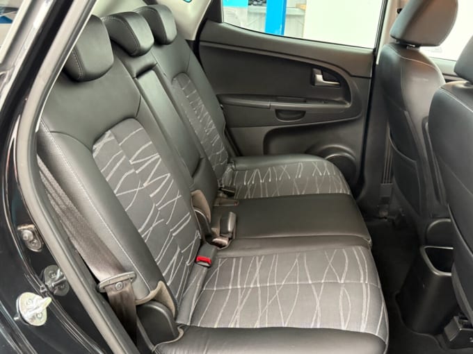 2025 Kia Venga