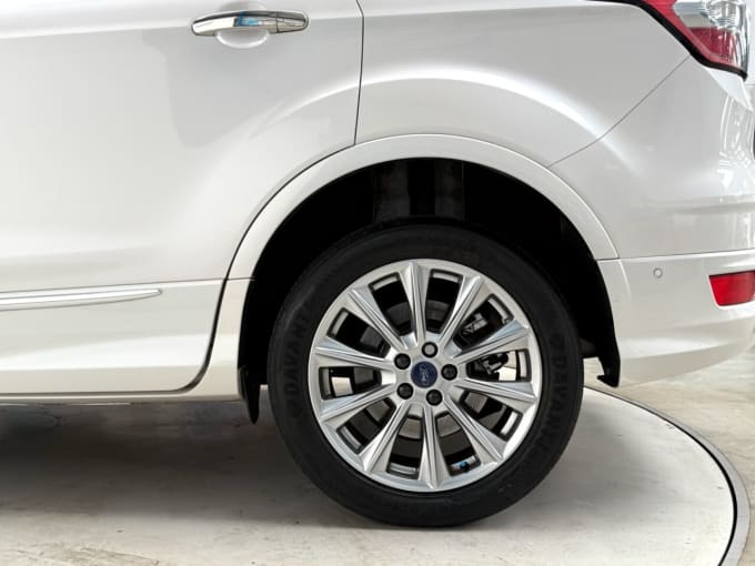 2025 Ford Kuga