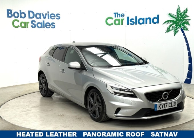 2025 Volvo V40