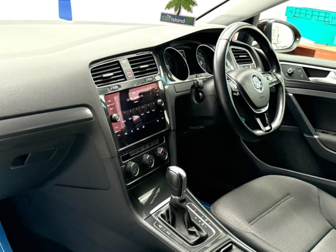 2025 Volkswagen Golf