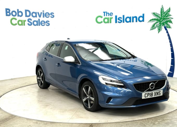2025 Volvo V40
