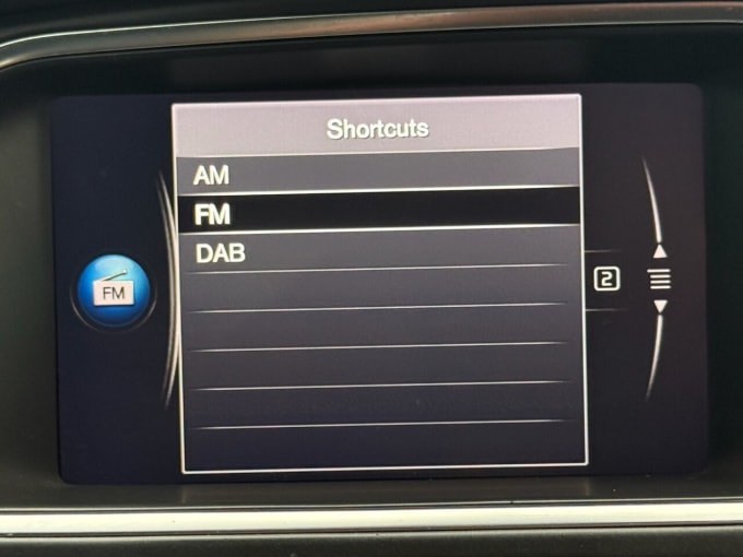 2025 Volvo V40