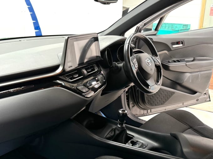 2025 Toyota C-hr