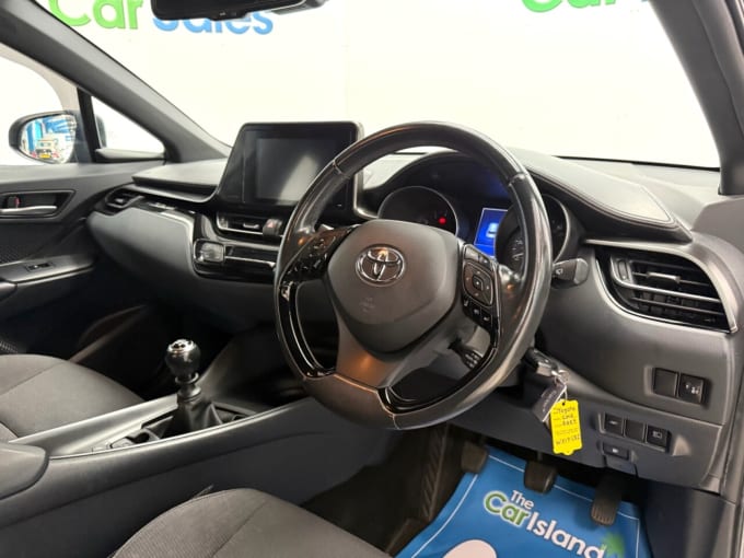 2025 Toyota C-hr