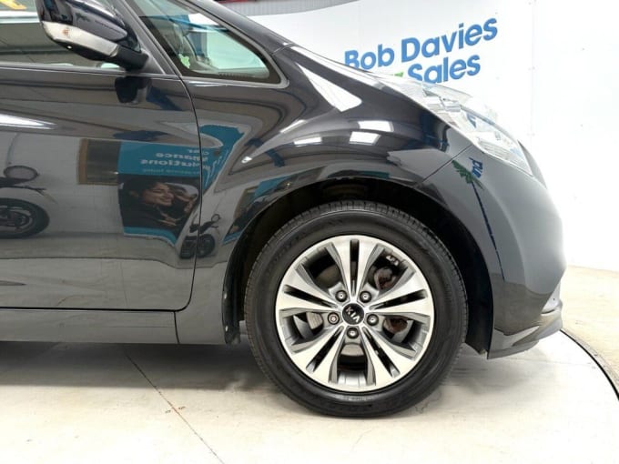2025 Kia Venga