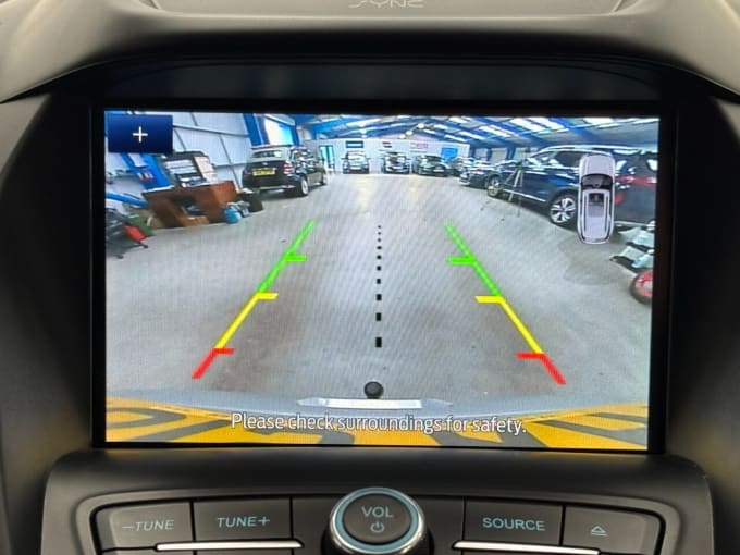 2025 Ford Kuga