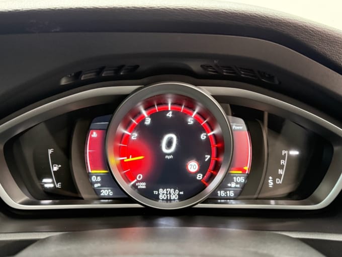 2025 Volvo V40