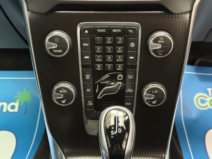 2025 Volvo V40