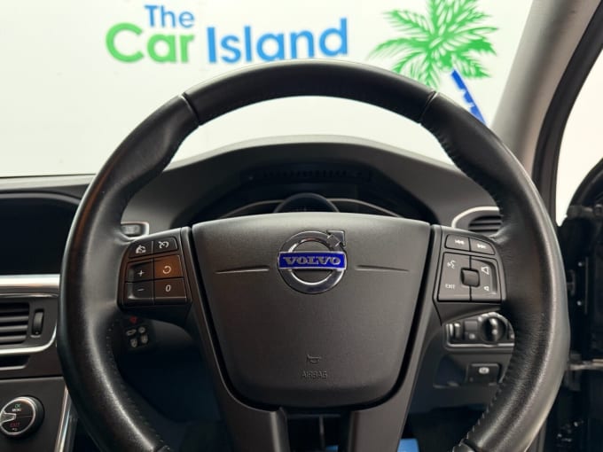 2025 Volvo V60