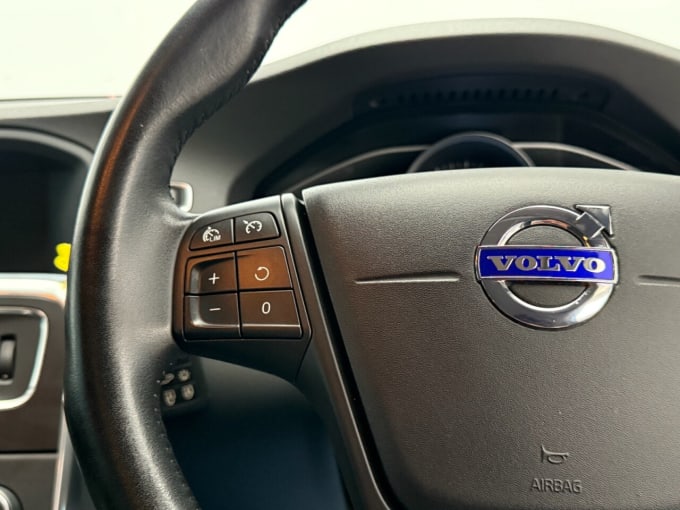 2025 Volvo V60