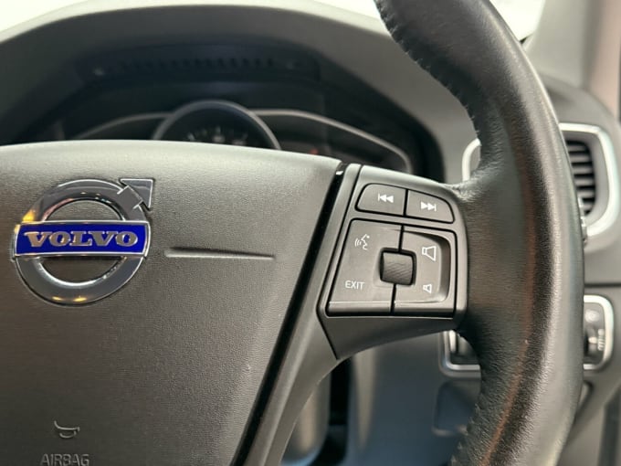 2025 Volvo V60