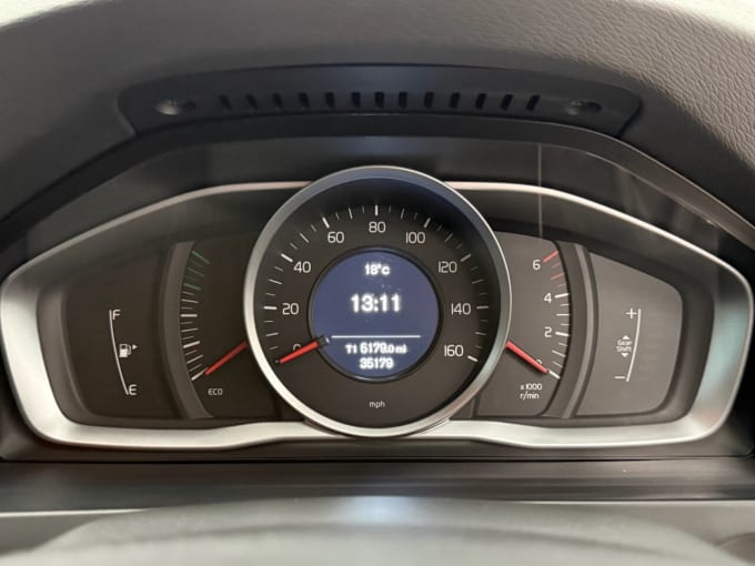 2025 Volvo V60