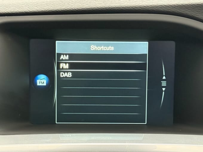 2025 Volvo V60