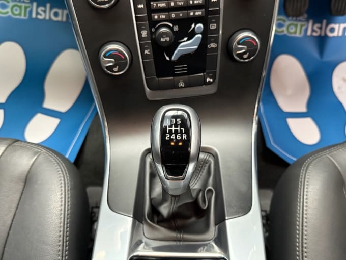 2025 Volvo V60