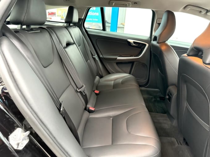 2025 Volvo V60