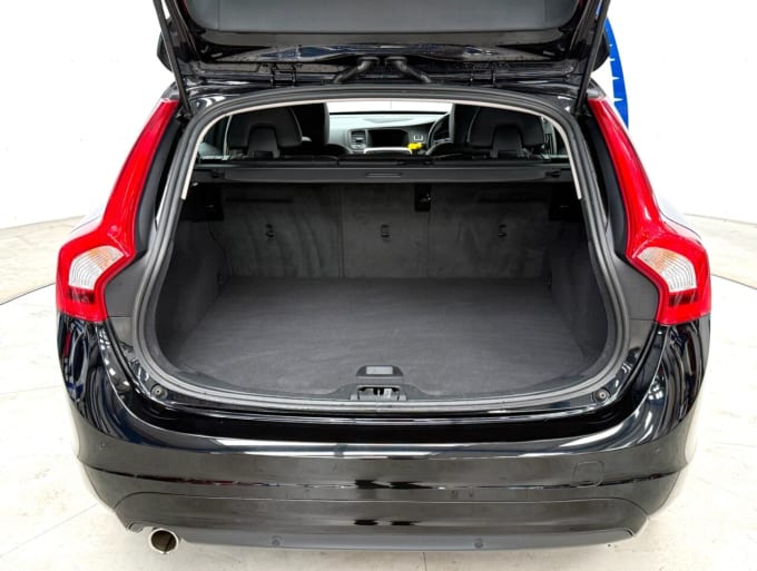 2025 Volvo V60