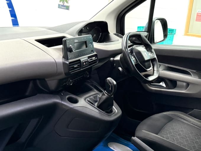 2025 Peugeot Rifter