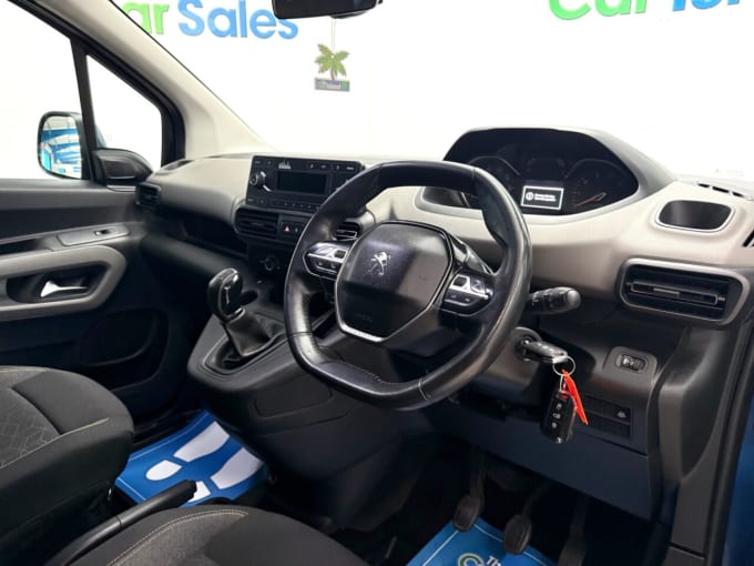 2025 Peugeot Rifter