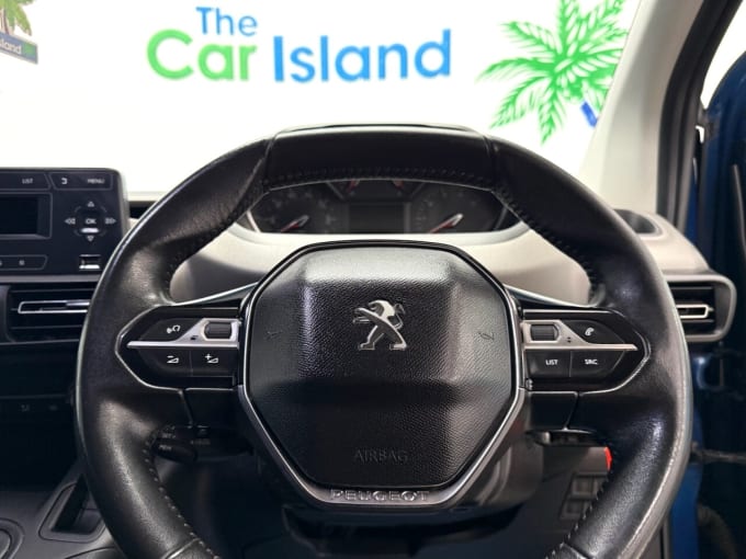 2025 Peugeot Rifter