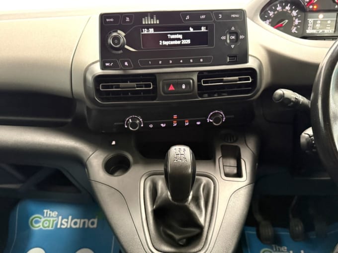 2025 Peugeot Rifter