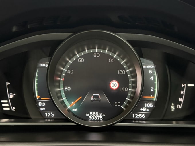 2025 Volvo V40