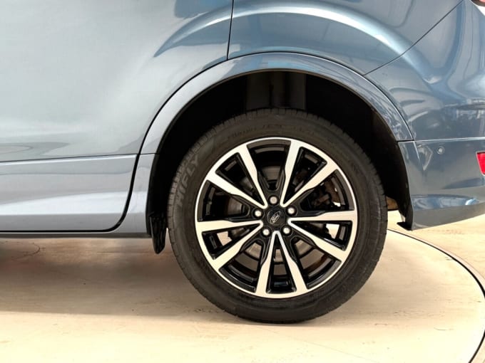 2025 Ford Kuga